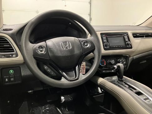 Used 2018 Honda HR-V LX image 28