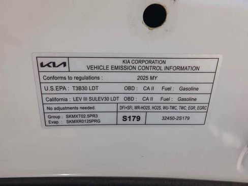 Certified 2025 Kia Sportage EX FWD image 27