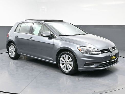 Used 2021 Volkswagen Golf 4-Door image 3