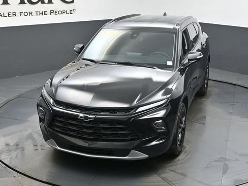 Used 2024 Chevrolet Blazer LT w/ LPO, Black Grille Bar Package FWD image 46