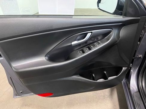 Used 2019 Hyundai Elantra GT image 20