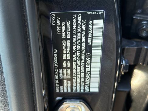 Certified 2024 Porsche Macan S w/ Premium Plus Package AWD/4WD image 28