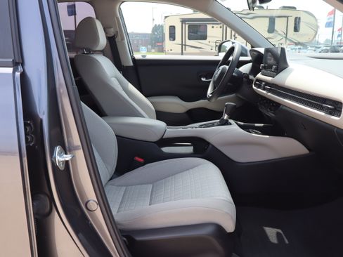 Used 2024 Honda HR-V LX image 12