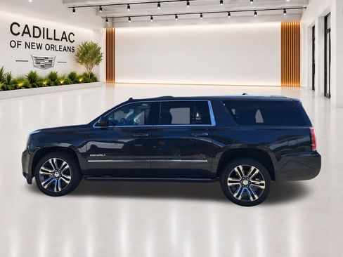 Used 2020 GMC Yukon XL Denali w/ Denali Premium Package RWD image 6