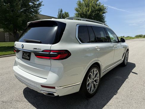 Used 2023 BMW X7 xDrive40i w/ Premium Package AWD/4WD image 6