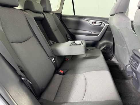 Used 2025 Toyota RAV4 XLE AWD/4WD image 27