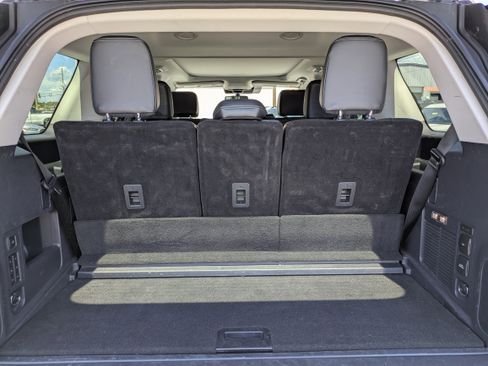 Used 2025 Ford Expedition Platinum AWD/4WD image 13