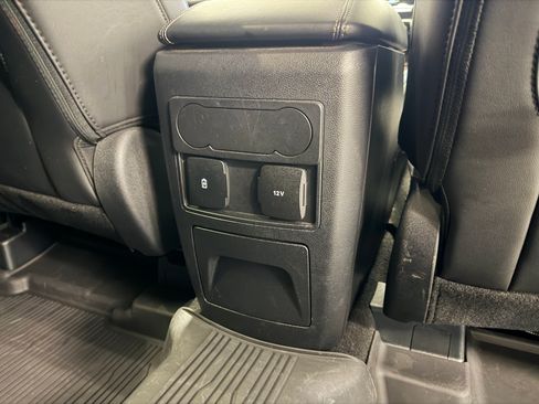 Used 2024 Ford Explorer XLT w/ Equipment Group 202A AWD/4WD image 20