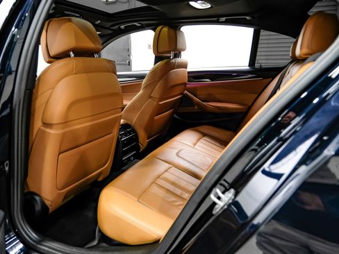 Used 2019 BMW 540i xDrive w/ M Sport Package image 40