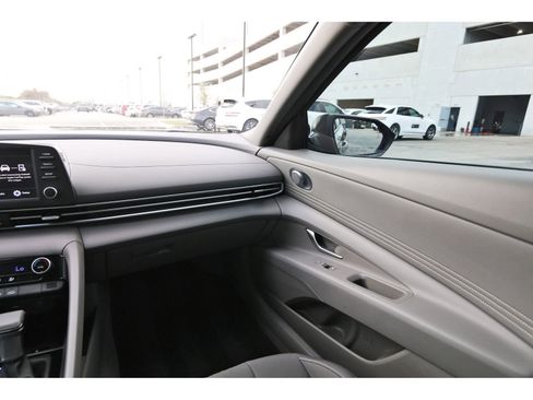 Certified 2025 Hyundai Elantra Sport FWD image 12