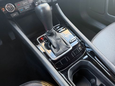 Used 2025 Jeep Compass Limited image 41