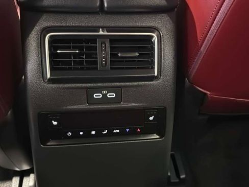 Used 2025 MAZDA CX-70 Plug-In Hybrid w/ Premium Plus AWD/4WD image 32