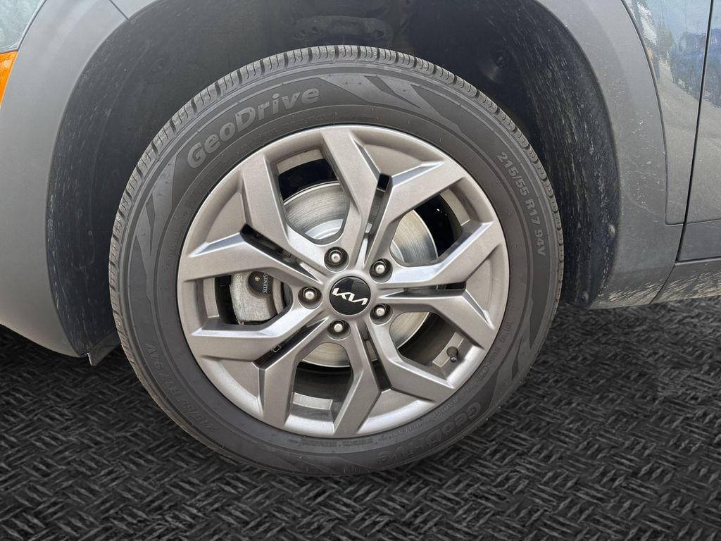 Used 2024 Kia Seltos S AWD/4WD image 11