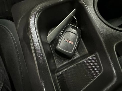 Used 2019 GMC Sierra 1500 SLE w/ SLE Value Package AWD/4WD image 42