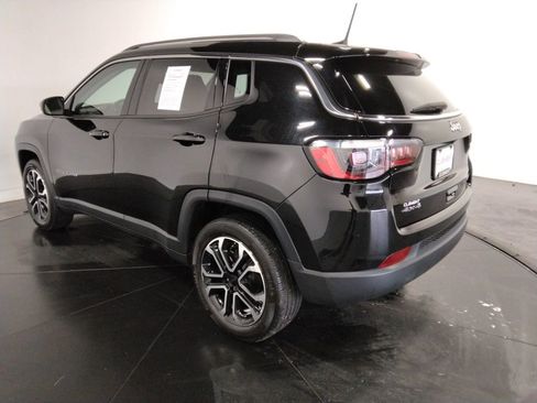 Used 2022 Jeep Compass Limited image 10