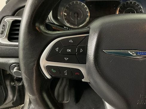 Used 2017 Chrysler 200 Limited Platinum image 27