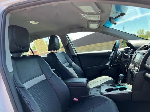 Used 2013 Toyota Camry SE FWD image 41