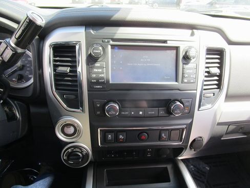 Used 2017 Nissan Titan PRO-4X image 30