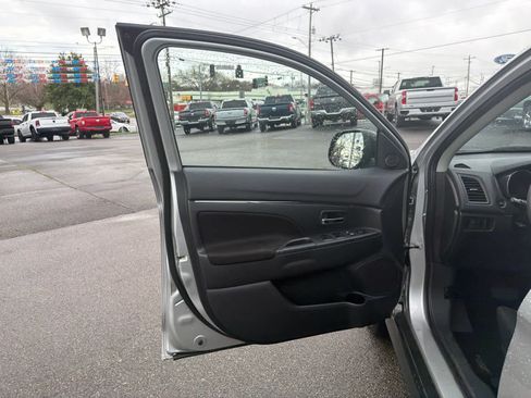 Used 2024 Mitsubishi Outlander Sport ES image 15