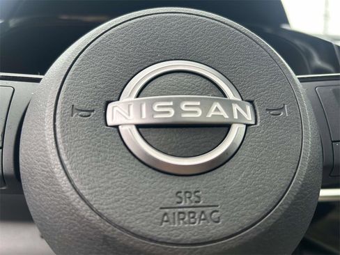 Used 2024 Nissan Pathfinder Platinum w/ Cargo Package image 32