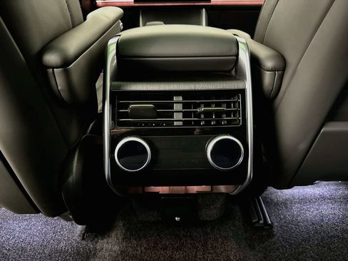 Certified 2025 Land Rover Range Rover SE AWD/4WD image 26
