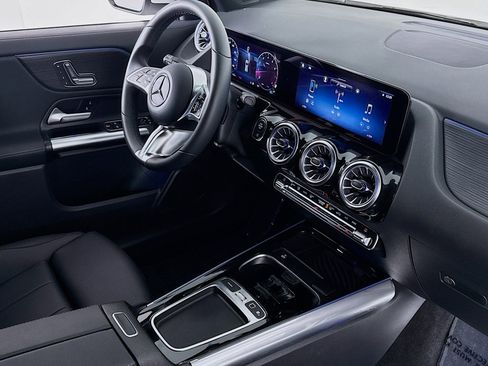 Certified 2026 Mercedes-Benz GLA 250 image 17