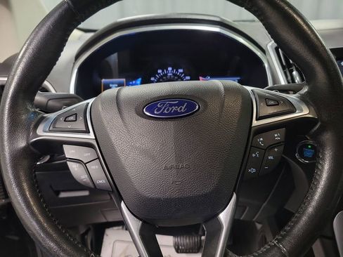 Used 2016 Ford Edge Titanium image 18