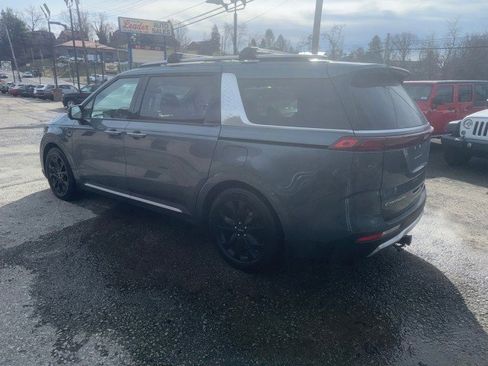 Used 2022 Kia Carnival SX image 3