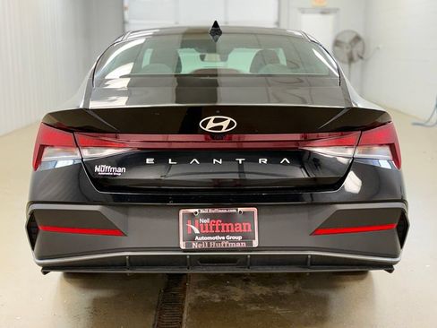 Used 2024 Hyundai Elantra SEL FWD image 6