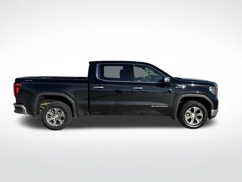 Used 2024 GMC Sierra 1500 SLT image 9