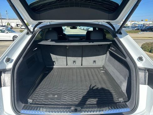 Used 2025 Audi Q8 Premium Plus image 22