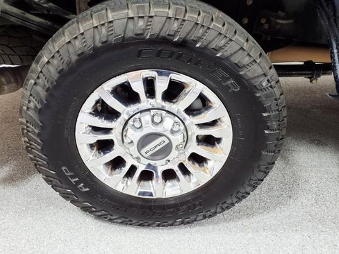 Used 2020 Ford F250 XLT w/ XLT Premium Package AWD/4WD image 2