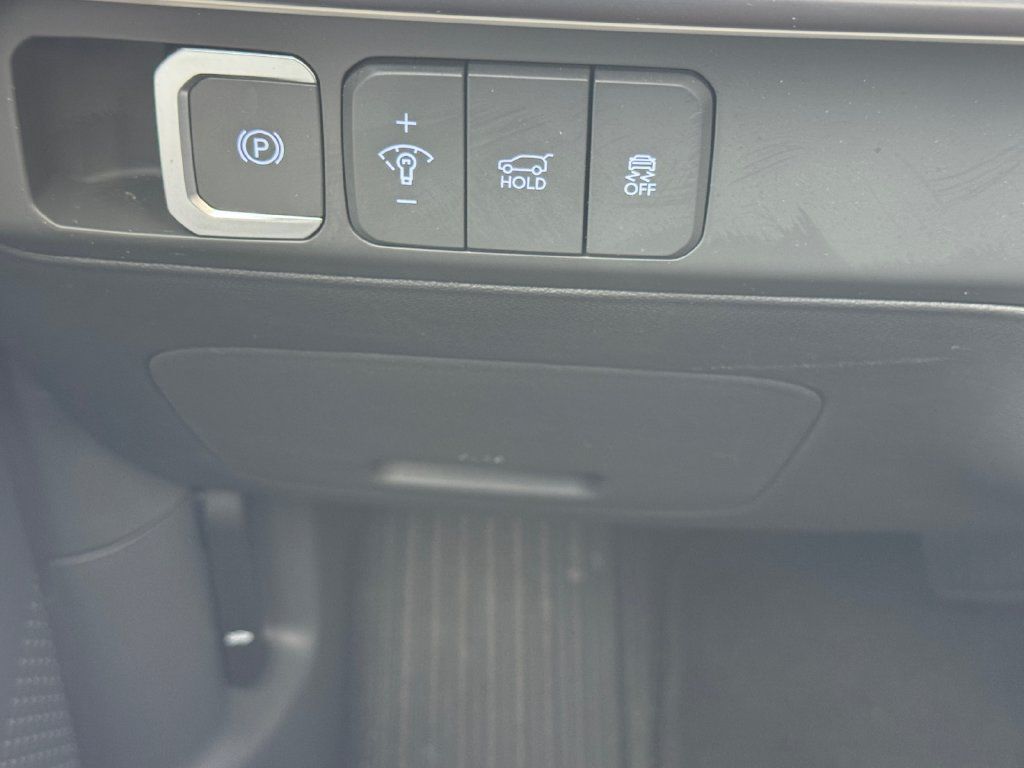 Used 2026 Hyundai Santa Fe SE FWD image 23