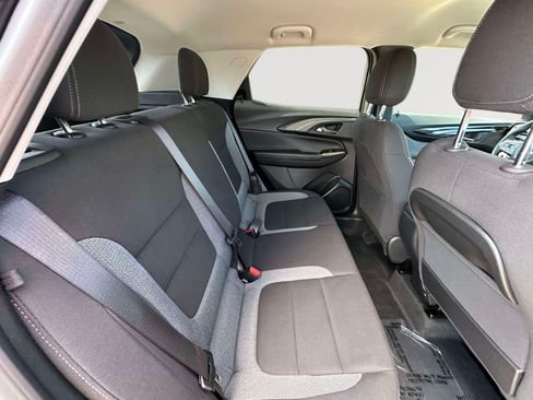 Used 2024 Chevrolet TrailBlazer LT w/ LT Cold Weather Package FWD image 28