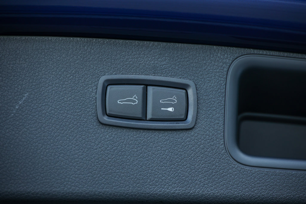 Certified 2026 Porsche Macan AWD/4WD image 32