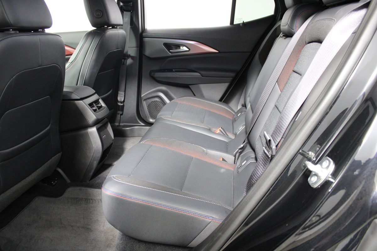 Used 2024 Chevrolet Equinox EV RS FWD image 24