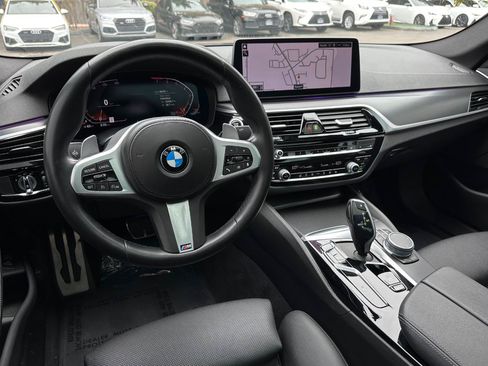 Used 2021 BMW 540i w/ M Sport Package RWD image 2