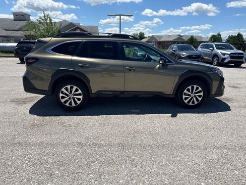 Certified 2024 Subaru Outback Premium w/ Popular Package #1A AWD/4WD image 12