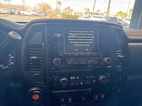 Used 2021 Nissan Titan PRO-4X w/ Pro-4x Convenience Package image 21