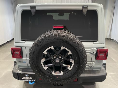 Used 2024 Jeep Wrangler Unlimited Rubicon 4xe AWD/4WD image 5