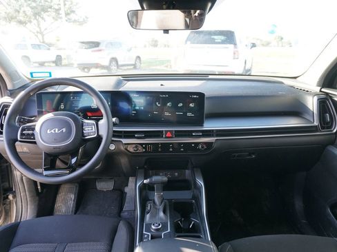 Used 2024 Kia Sorento LX image 21