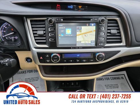Used 2017 Toyota Highlander XLE image 14