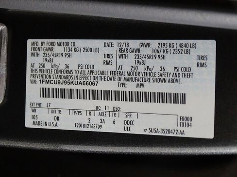 Used 2019 Ford Escape Titanium image 24