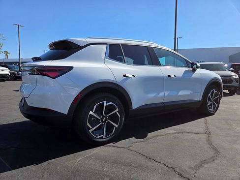 New 2026 Chevrolet Equinox EV LT FWD image 4