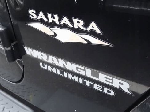 Used 2015 Jeep Wrangler Unlimited Sahara image 15