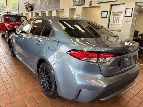 Used 2020 Toyota Corolla LE FWD image 6