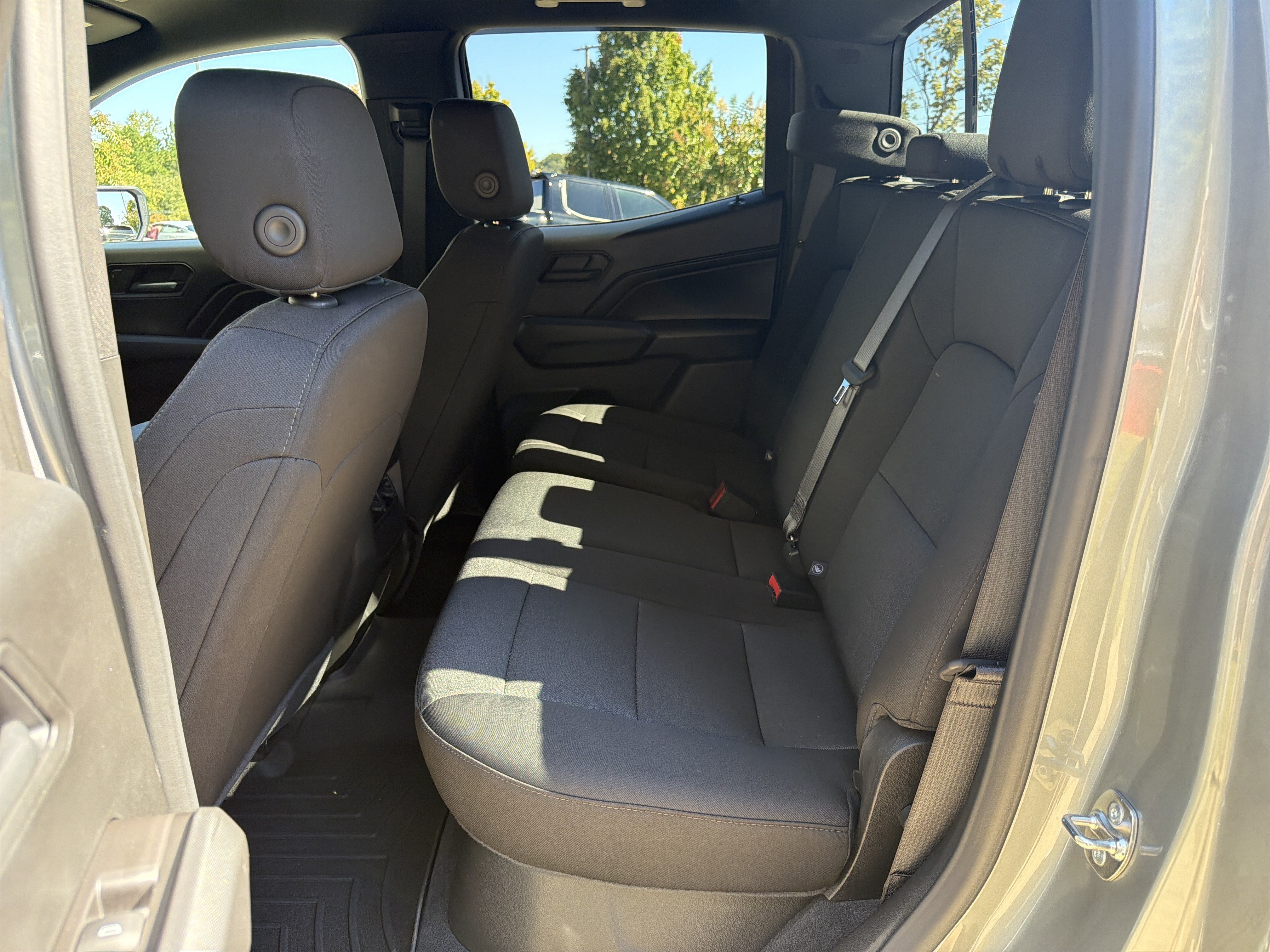 Used 2025 Chevrolet Colorado W/T w/ WT Convenience Package II AWD/4WD image 20