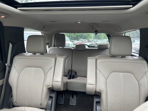 Used 2021 Ford Expedition Limited AWD/4WD image 12