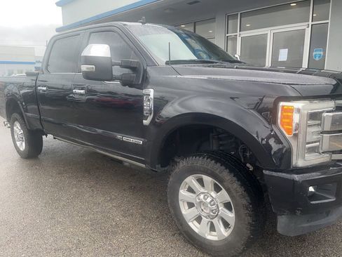 Used 2019 Ford F250 Platinum w/ Platinum Ultimate Package AWD/4WD image 5