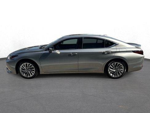 Used 2021 Lexus ES 300h Ultra Luxury w/ Accessory Package 2 FWD image 6